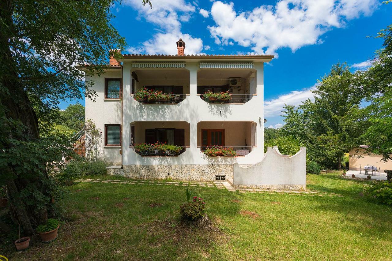 Apartments Valoda Nedescina Exterior photo