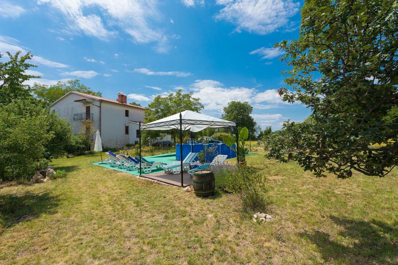 Apartments Valoda Nedescina Exterior photo